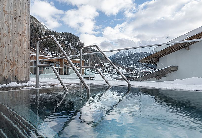 Relaxation. Regeneration. Experience. Relaxation. Regeneration. Experience.
